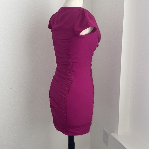 025: EXPRESS fuschia magenta bodycon ruche fitted mini dress in size small - Picture 7 of 10